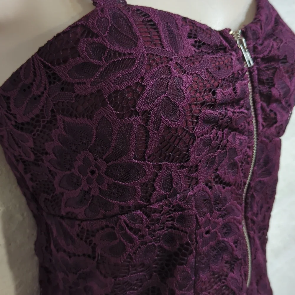 Merlot Floral Lace Zip Up Tank Top - Picture 3 of 10